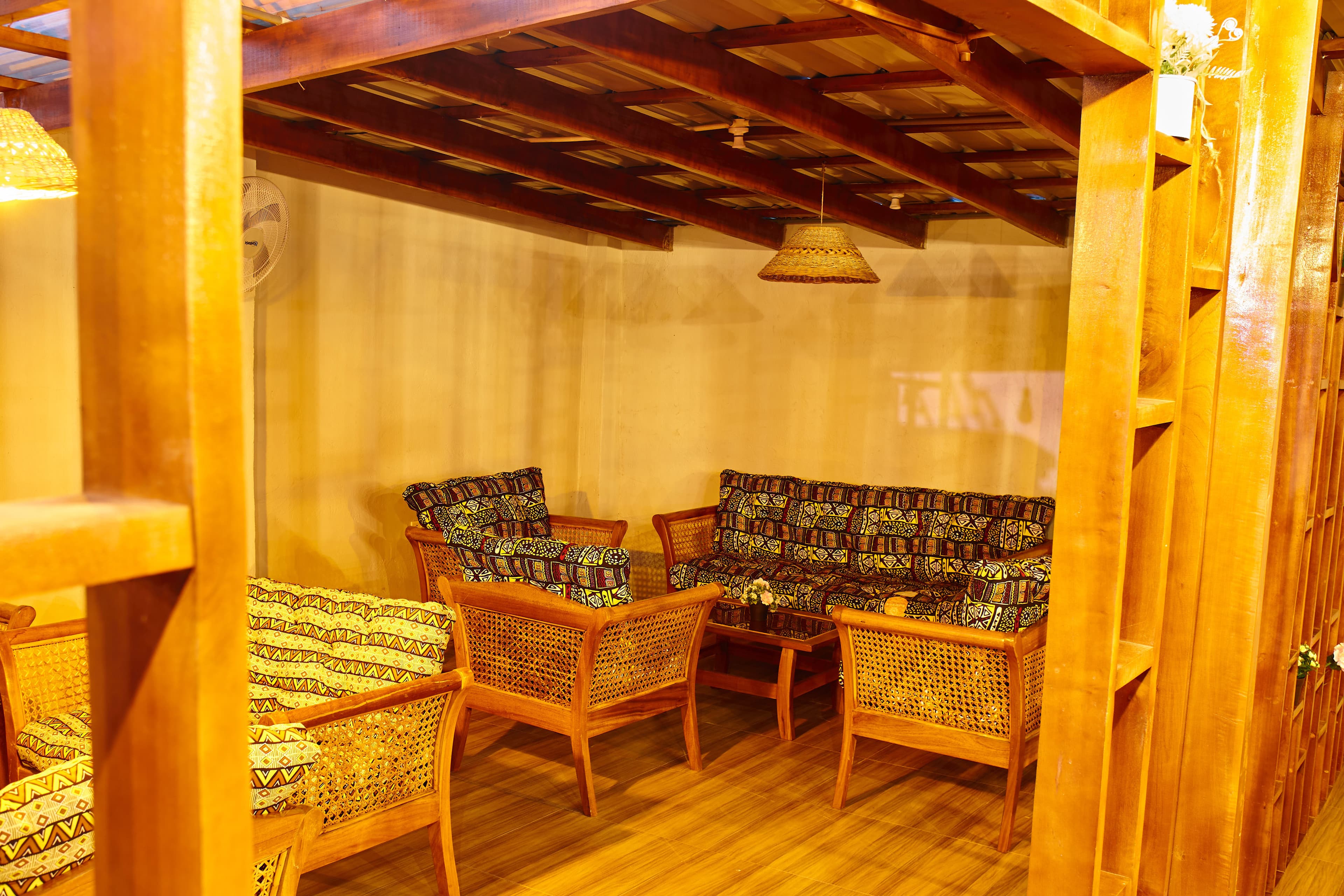 Royal Maricay restaurant seating